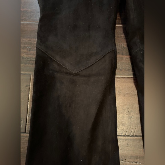 St John black Leather suede pants. Classic elegant quiet luxury classy feminine - Picture 9 of 15